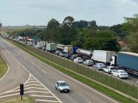 estradas-da-regiao-de-piracicaba-devem-receber-247-mil-veiculos-no-feriadao-do-dia-do-trabalho;-veja-horarios-de-pico-e-dicas