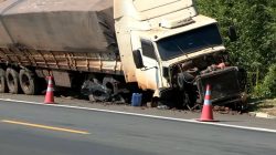 pm-diz-que-pista-estava-em-‘boas-condicoes-de-seguranca’-quando-colisao-entre-carro-e-carreta-matou-4-da-mesma-familia-em-sao-pedro