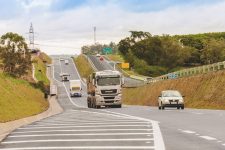 motociclista-morre-apos-batida-com-carreta-em-rodovia-de-piracicaba